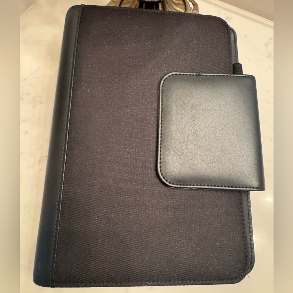 ⭐️Franklin Covey Burberry Style 365 Planner Binder Magnetic Closure Black